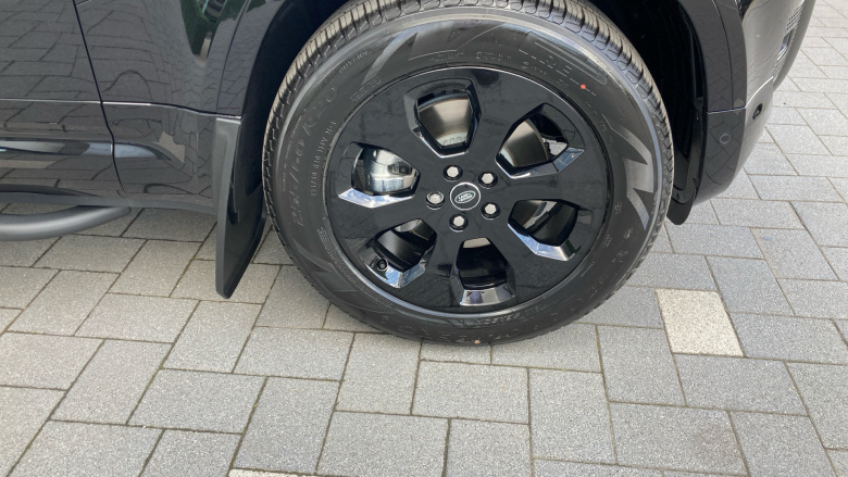 Land Rover Defender 3.0 D250 X-Dynamic SE 110 5dr Auto Diesel Estate